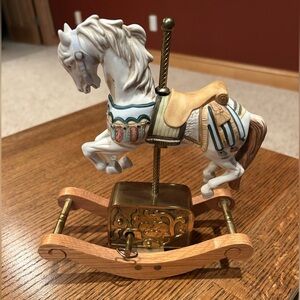 Vintage Willitts Carousel Horse Rocking Music Box “Carousel Waltz”